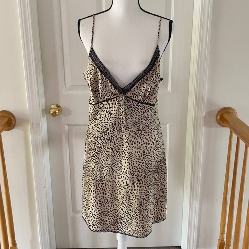 21:08- H & M Animal Print Slip
